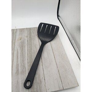 Tailor Made  Wide Slotted Spatula Turner Flipper Black Nylon Plastic 11 3/4"